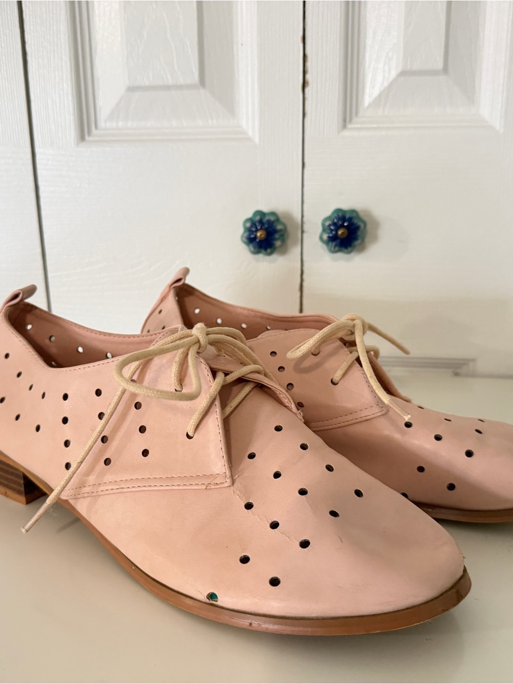 NYLA Women's Pink Perforated Lace-Up Oxfords